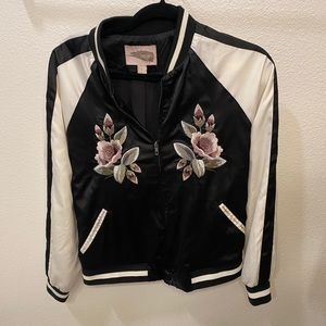 Bomber jacket with flowers